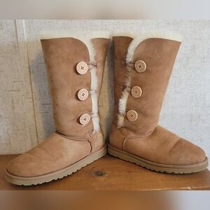UGG Bailey Button Size 9 Tall Boot in Chestnut